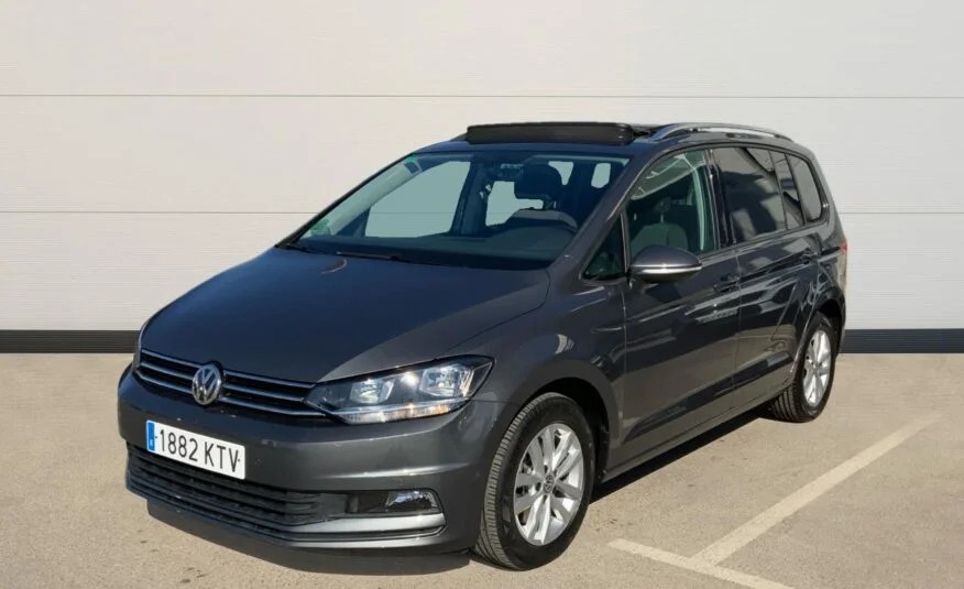 Volkswagen Touran 2019 foto 1